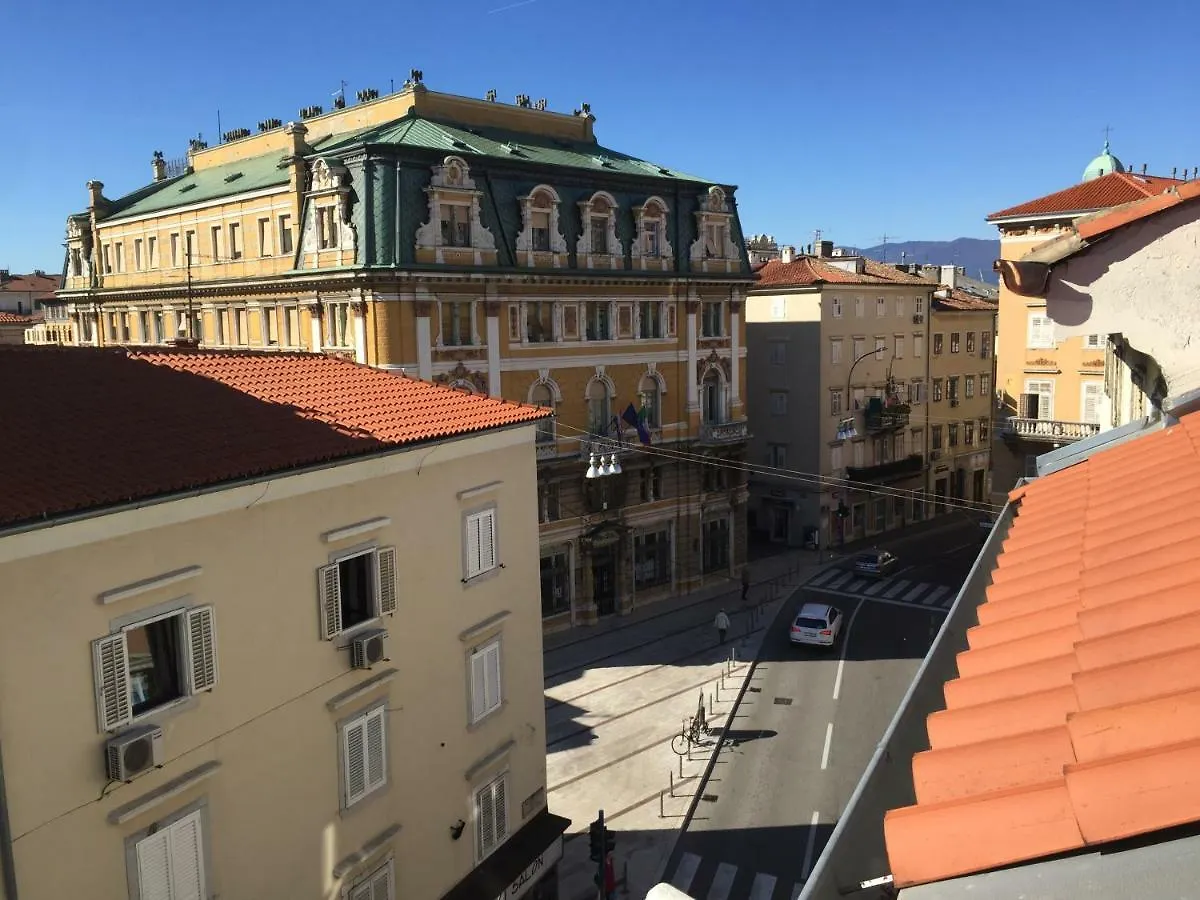 Charming Rijeka City Center Apartment Renee